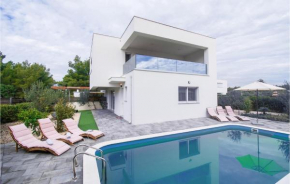 Cld688, Villa Vlahov I